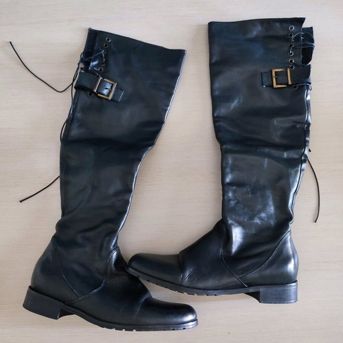 Leather tall boot with zipper and laces like new, size 38, black