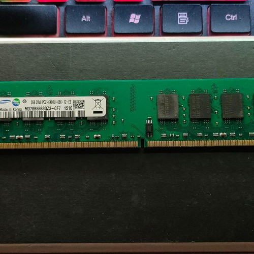 Samsung 2GB DDR2 PC2-6400U RAM memory like new