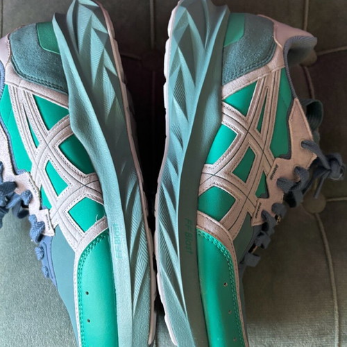 Αθλητικά παπούτσια Asics καινούργια, τιρκουάζ, μέγεθος 43,5