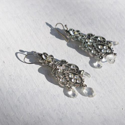 Chandelier earrings with crystals and rhinestones vintage style like new