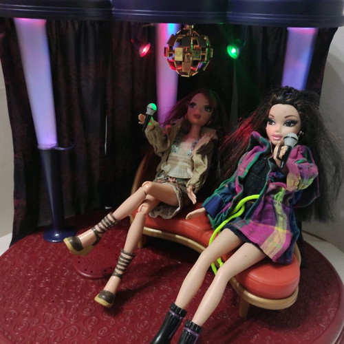 My Scene Night on the Town the sound Playset used with lights and microphones