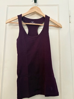 Stradivarius magenta sports t-shirt like new, size S