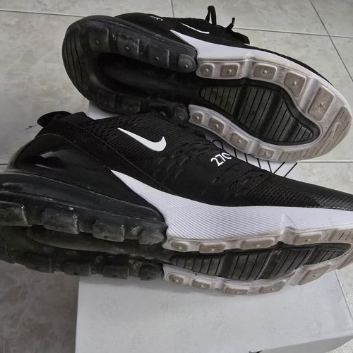 Nike Air Max 270 like new, size 40, black and white