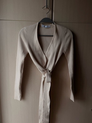 Zara ribbed wrap top beige like new, size M/S