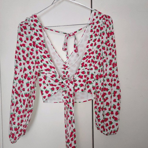 Zara cropped blouse size small like new, white with red flowers