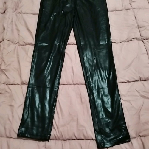 Black leggings with leather texture like new, size Medium-Large