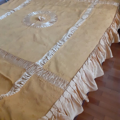 Vintage satin bedspread with pillowcase from 1970, like new