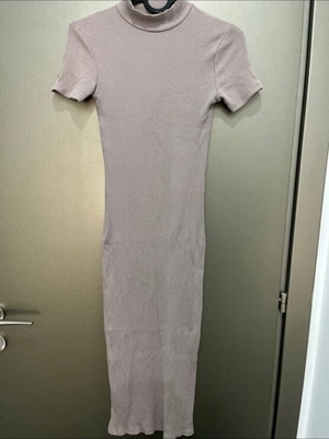 Μιντι φορεματακι pull bear