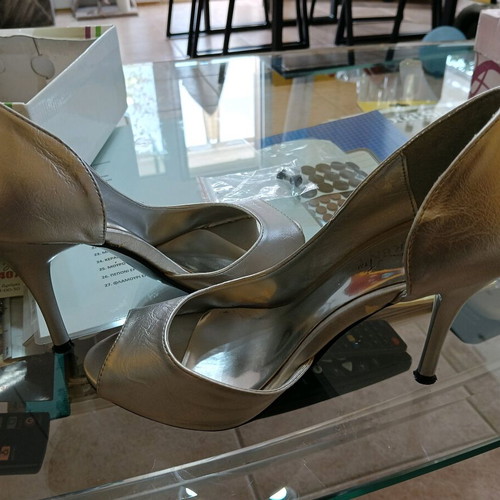 Luciaren women's sandals size 36 silver like new