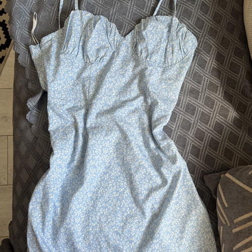 Shein summer dress size M like new, baby blue and white