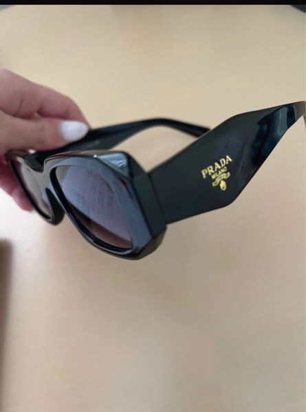 Γυαλιά ηλίου Prada