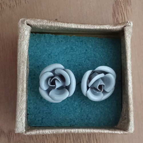 Earrings gray large rose used