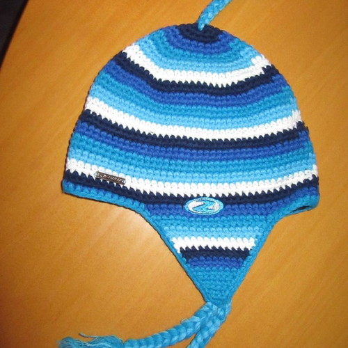 Blue gloves, ski hat and gaiters like new