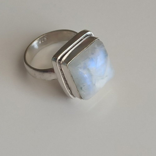 925 Silver Ring with Moonstone like new
