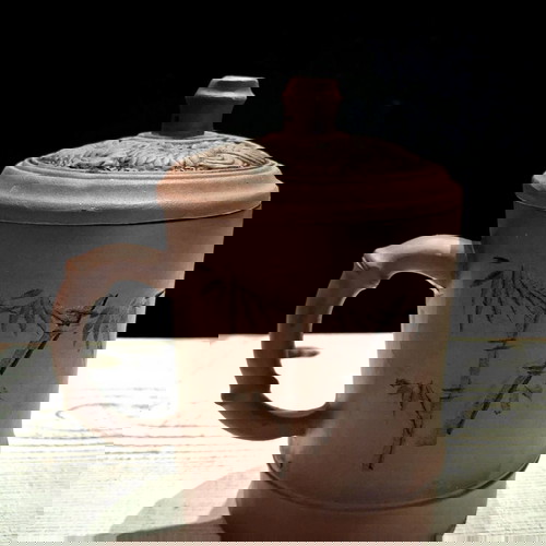 Yixing Zisha teapot new with embossed dragon decoration