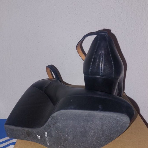 Women's black closed platform shoes like new, ankle strap, size 38