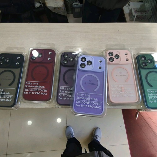 MagSafe Cases for iPhone 17 Pro Max semi-transparent new with colored edges