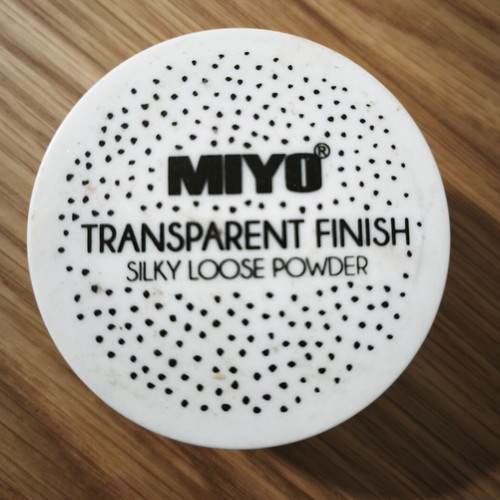 Miyo transparent loose powder used for oily skin