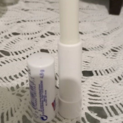 Neutrogena Lip Care moisturizing lip balm stick 4.8g new
