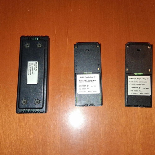 Ericsson charging base and two used batteries Type 4225 and 3009/3008