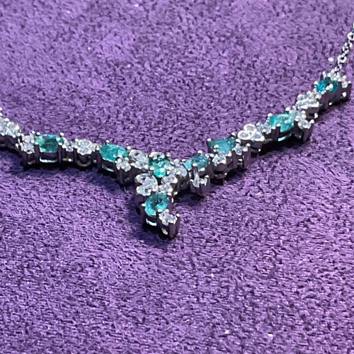 Natural emeralds necklace with silver chain, certificate of authenticity, 925 stamp