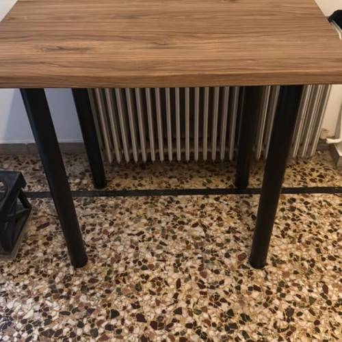 Dining table like new in perfect condition