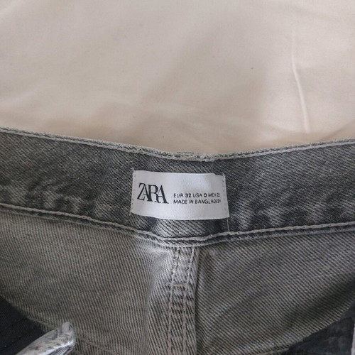 Zara women's jean bermuda size 32 with frayed edges like new
