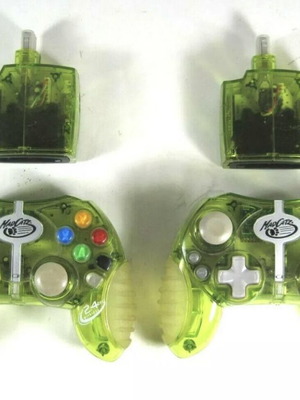 Xbox Original Wireless Controllers like new pack of 4