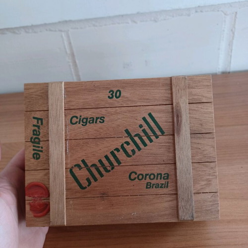 Churchill wooden cigar box used, collectible