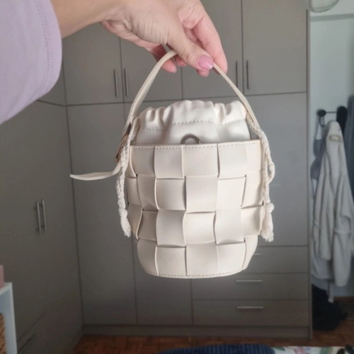 Crossbody bag A To Z Greek like new, white beige