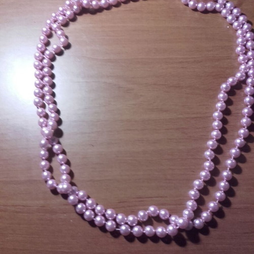 Necklace pink pearls in excellent condition