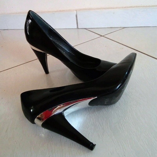Roberto Botella patent leather black pumps size 37 like new