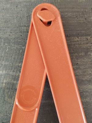 Tupperware Serving Tongs like new, plastic