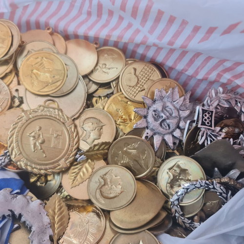 Medals used, approx 5 kg, assorted pack