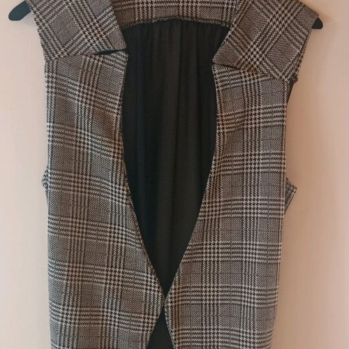 Italian women's vest with back transparency like new, one size, black and gray