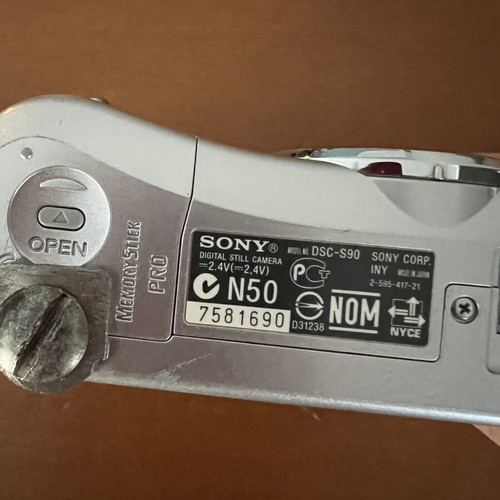 Sony camera used, rechargeable batteries, missing memory card