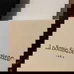  Μαύρες μπότες με τακούνι και χρυσές λεπτομέρειες