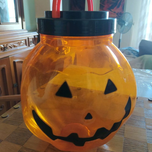 Halloween plastic container with handle like new