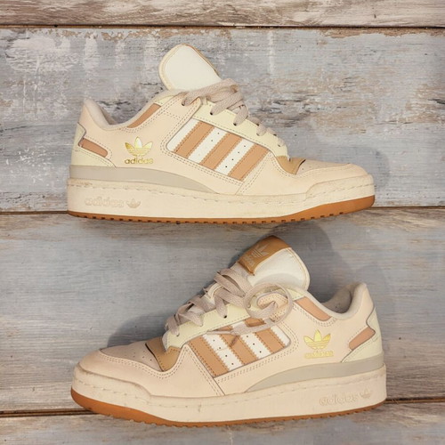 Adidas athletic shoes used, size 40, beige