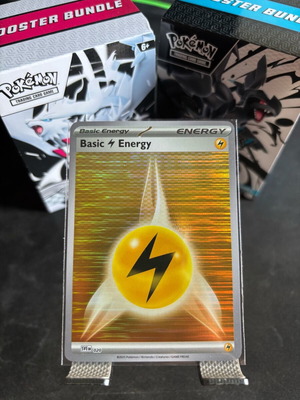 Basic Lightning Energy Pokemon Card new