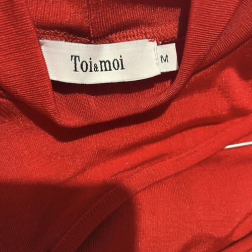 Toi&Moi red blouse with cutout, like new