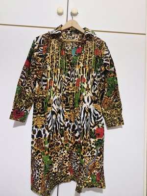 Caftan leopard print medium size new with tags