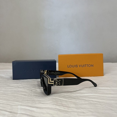 Louis Vuitton Millionaire Sunglasses new, black