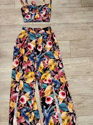 Floral set like new, one size
