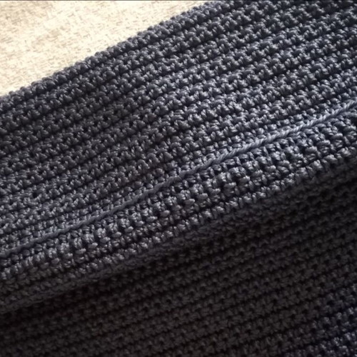 Knitted shoulder bag used, dark blue with leather