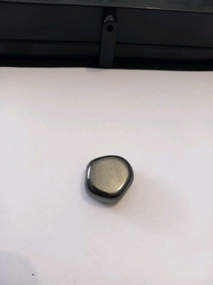 Hematite pebble oricto new