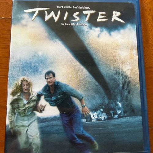 Twister Blu-ray like new with English subtitles