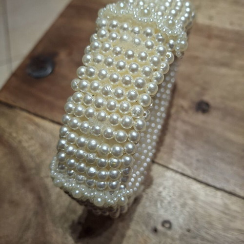 Chunky Pearl Headband like new, elegant wedding accessory