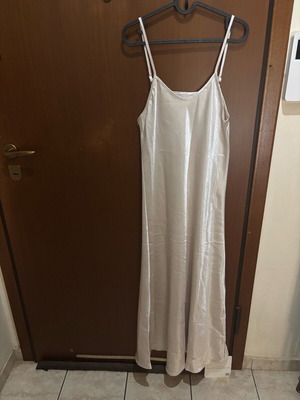 Chicwish ivory satin dress new, size Medium