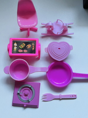 Cooking accessories for dolls like new, colorful set